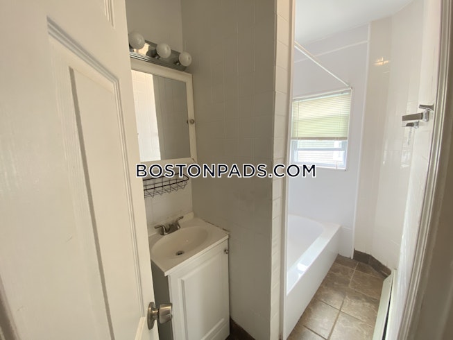 Boston - $2,300 /mo