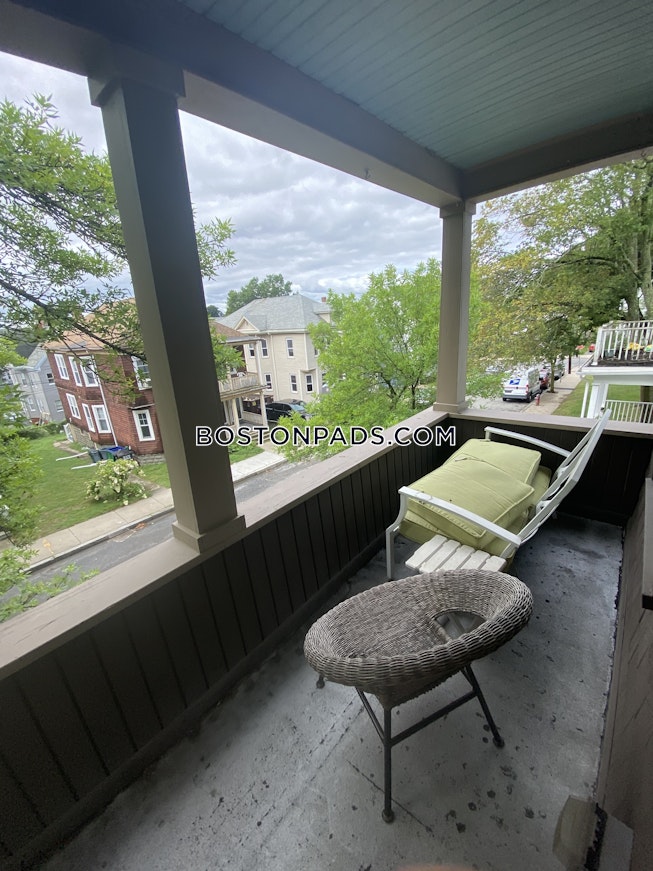 Somerville - $5,400 /mo