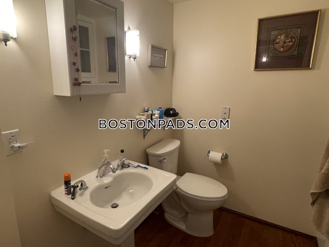 Boston - $3,600 /mo