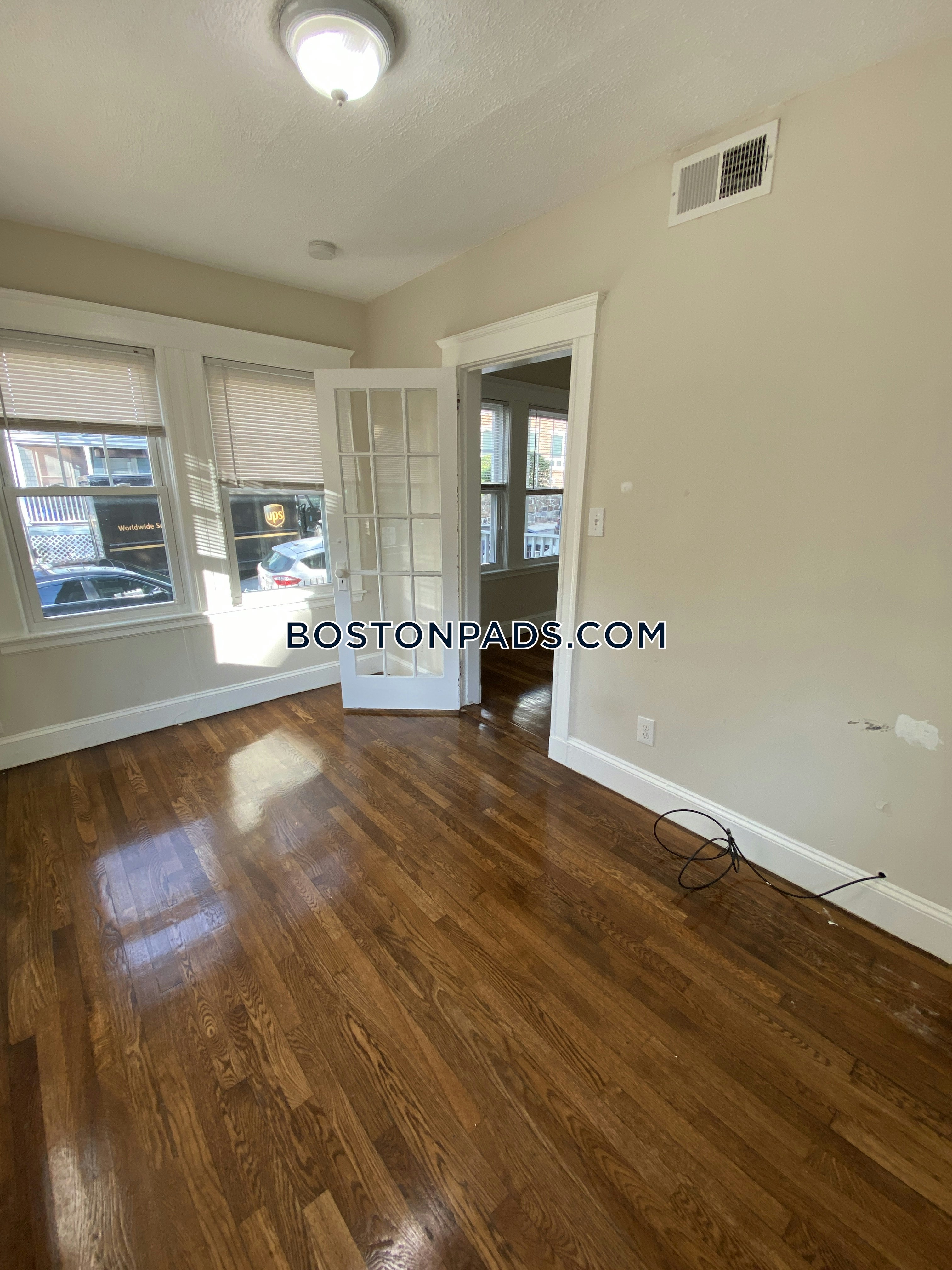 Boston - $3,075