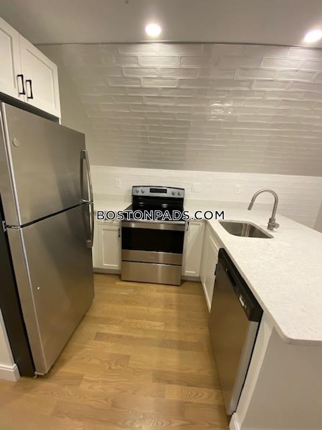 Boston - $3,800 /mo