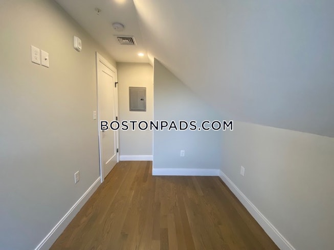 Boston - $3,800 /mo