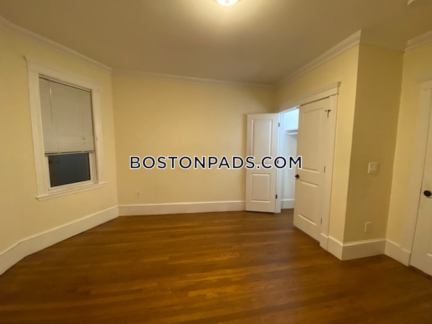 Boston - $3,695 /month