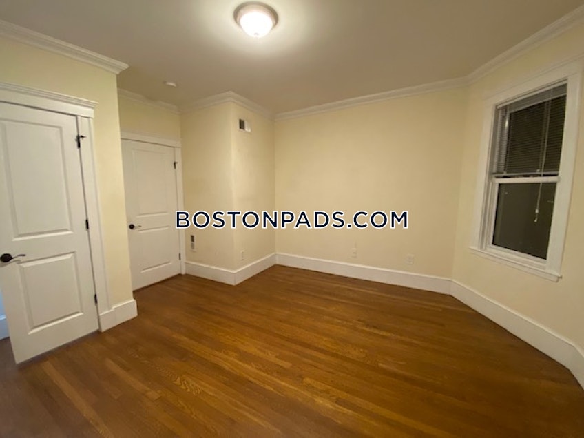 Boston - $3,695 /month