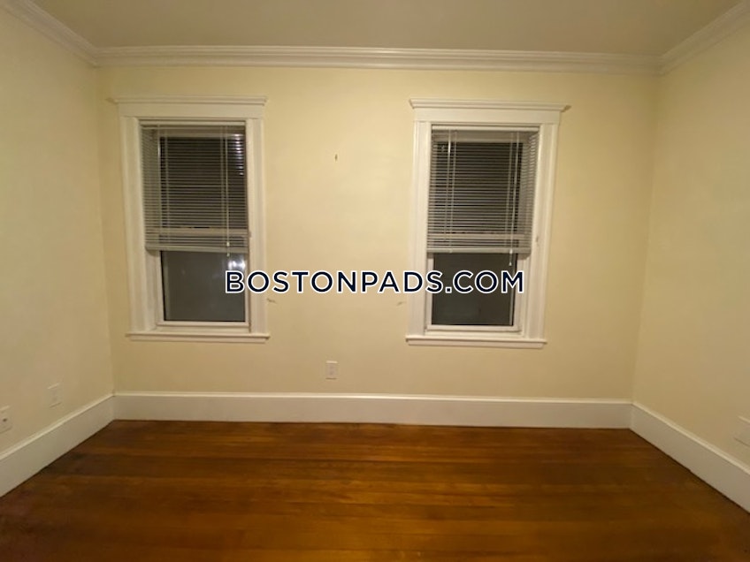 Boston - $3,695 /month