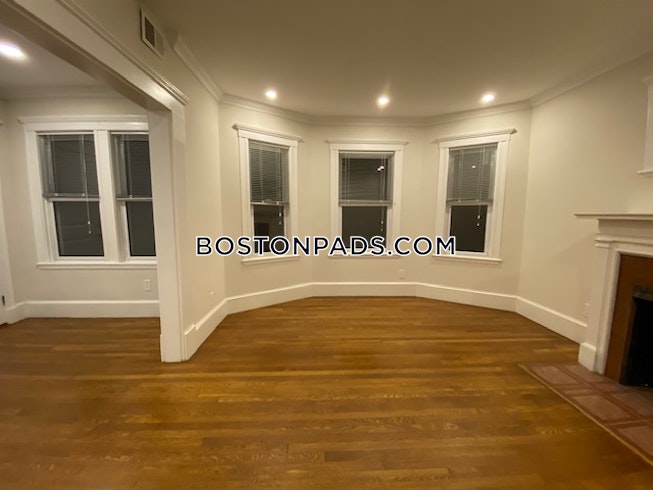 Boston - $3,695 /mo