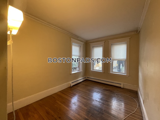 Boston - $3,050 /mo