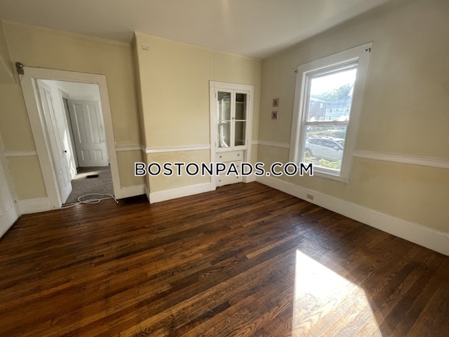 Boston - $3,325 /mo