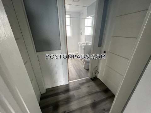 Saratoga St. Boston photo 12