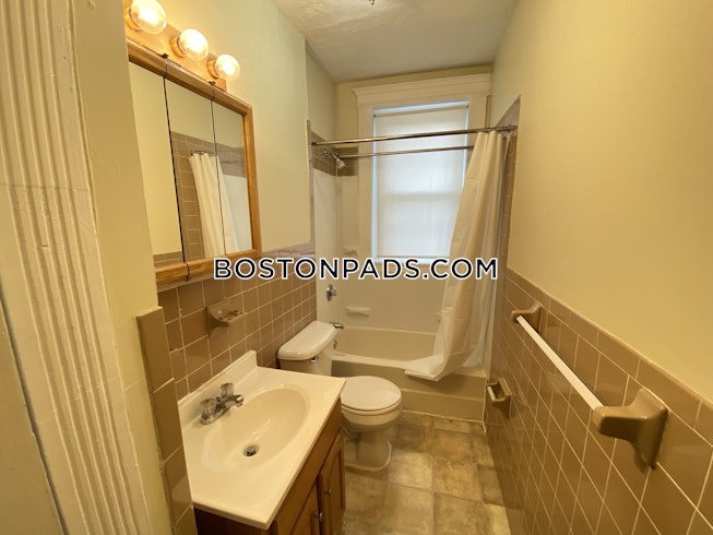 Boston - $2,025 /mo