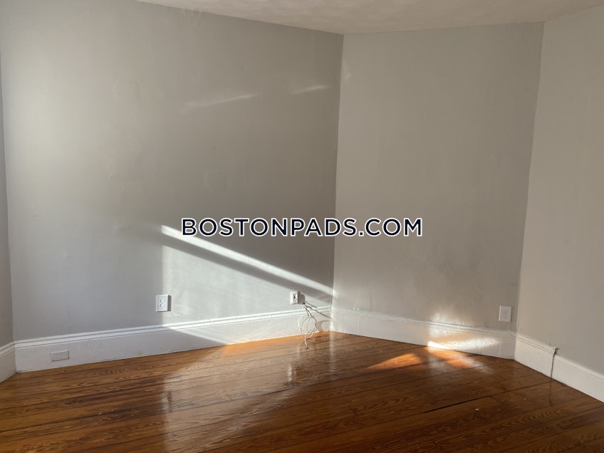 Boston - $2,795 /month