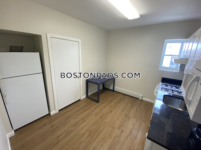 Boston - $2,800 /mo