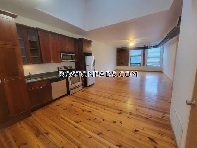 Boston - $2,000 /mo