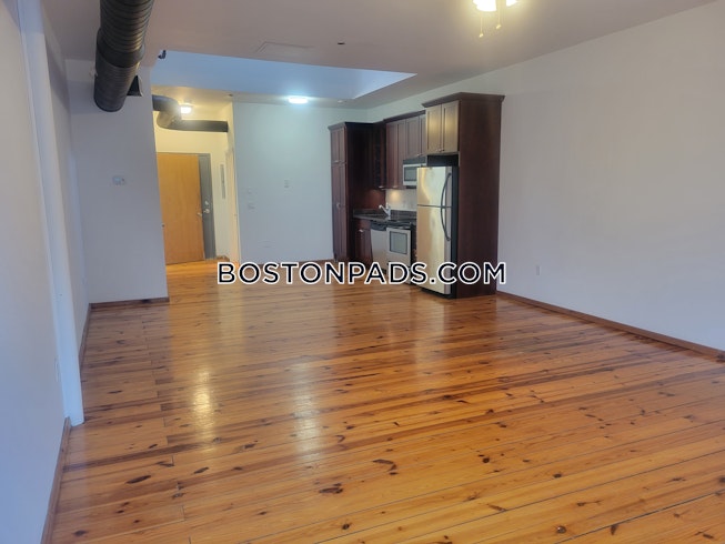 Boston - $2,000 /mo