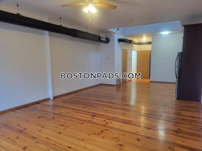 Boston - $2,000 /mo