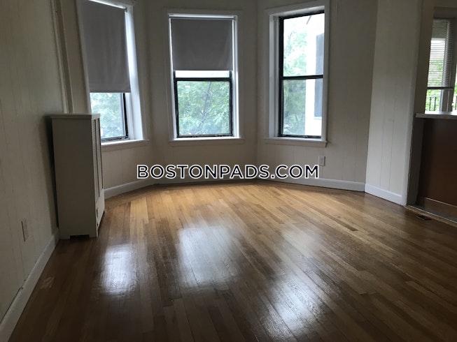 Boston - $3,375 /mo