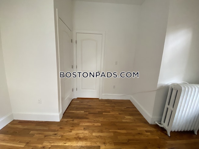 Boston - $2,827 /mo