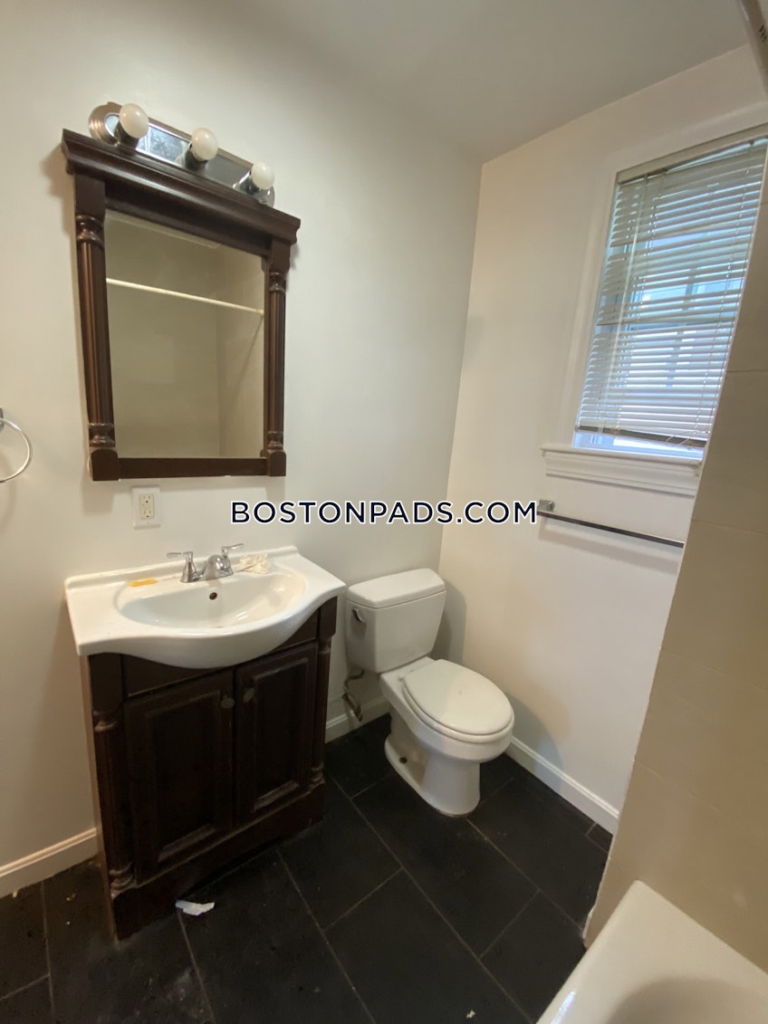 Boston - $2,827 /month