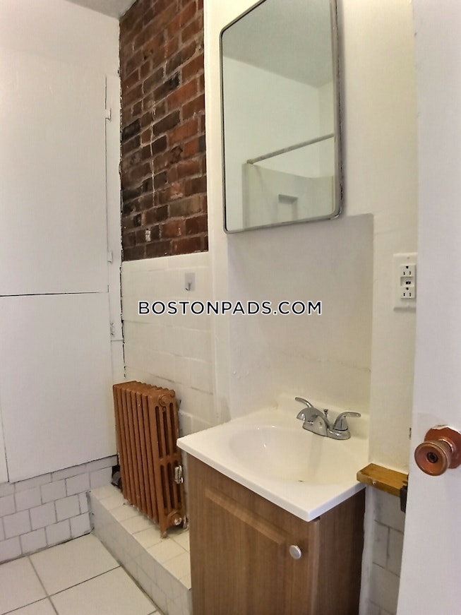 Boston - $1,850 /mo