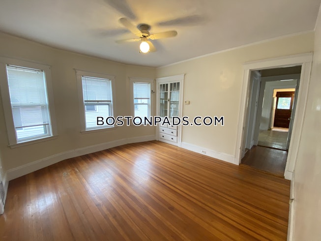 Boston - $3,000 /mo