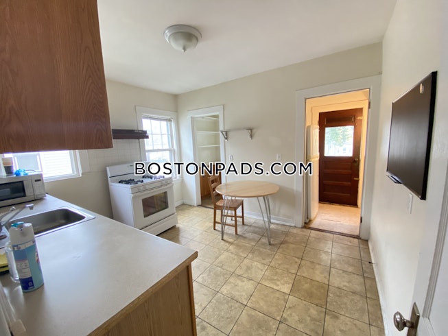 Boston - $3,000 /mo