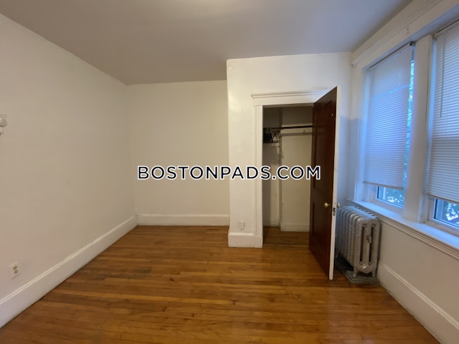 Boston - $2,700 /mo