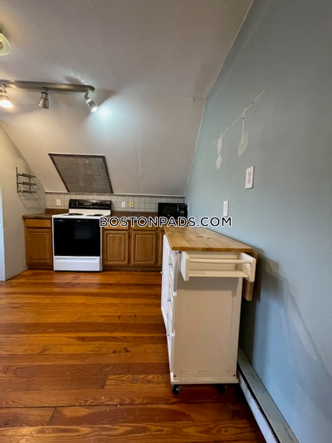 Boston - $2,000 /mo