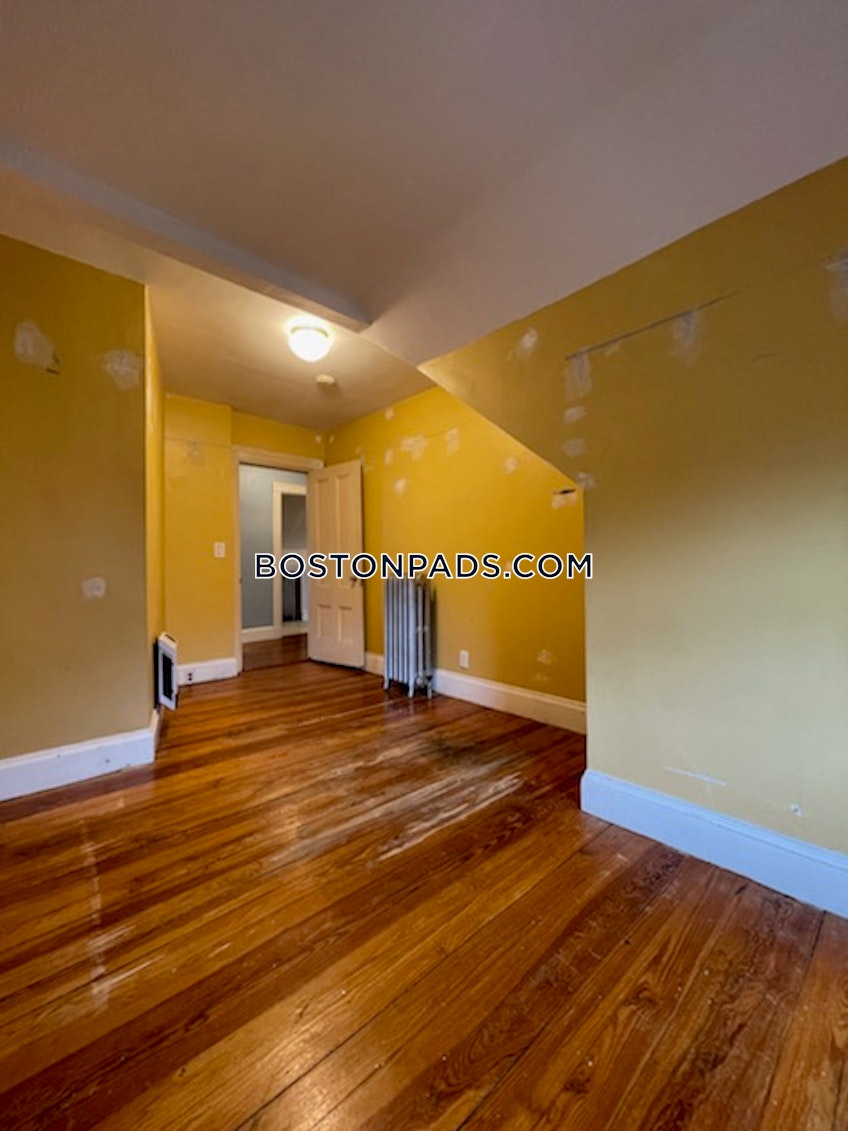 Boston - $2,000 /month