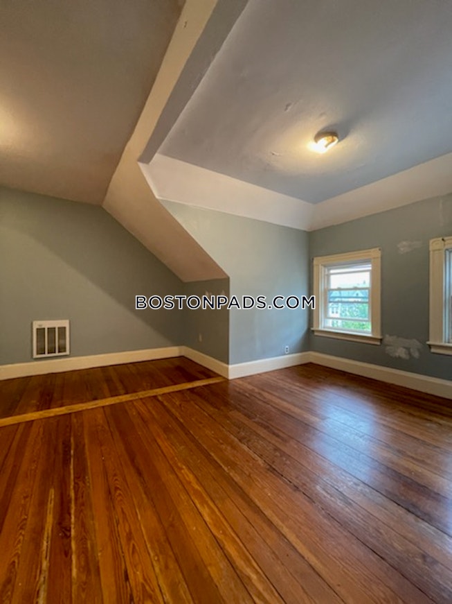 Boston - $2,000 /mo