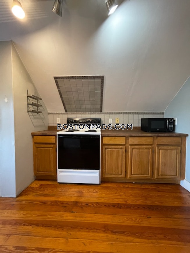 Boston - $2,000 /mo