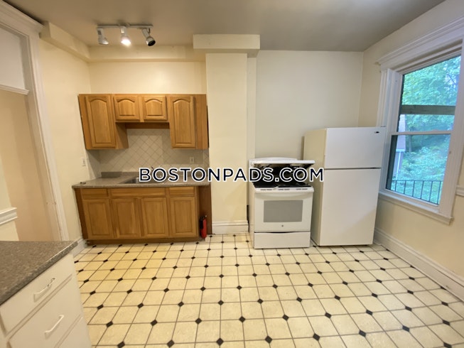 Boston - $3,750 /mo