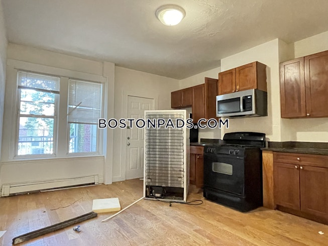 Boston - $3,200 /mo