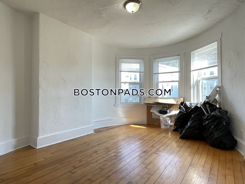 Boston - $3,550 /month