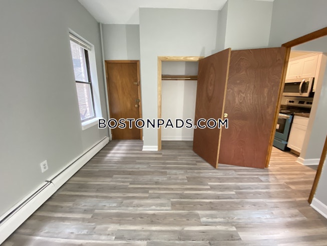 Boston - $2,000 /mo