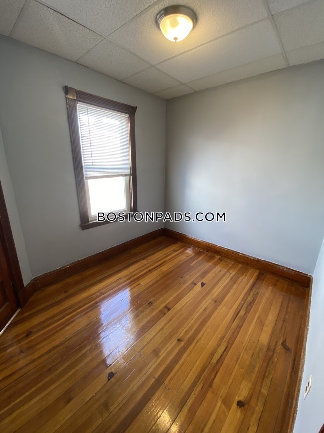 Boston - $2,600 /mo