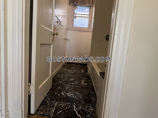 Boston - $3,600 /mo