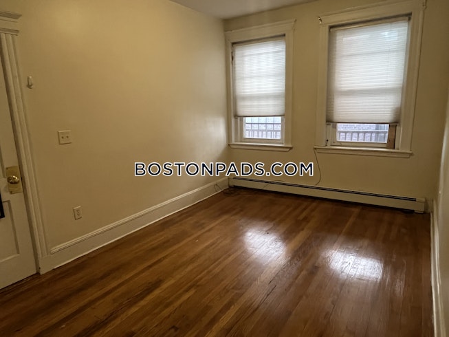 Boston - $3,600 /mo