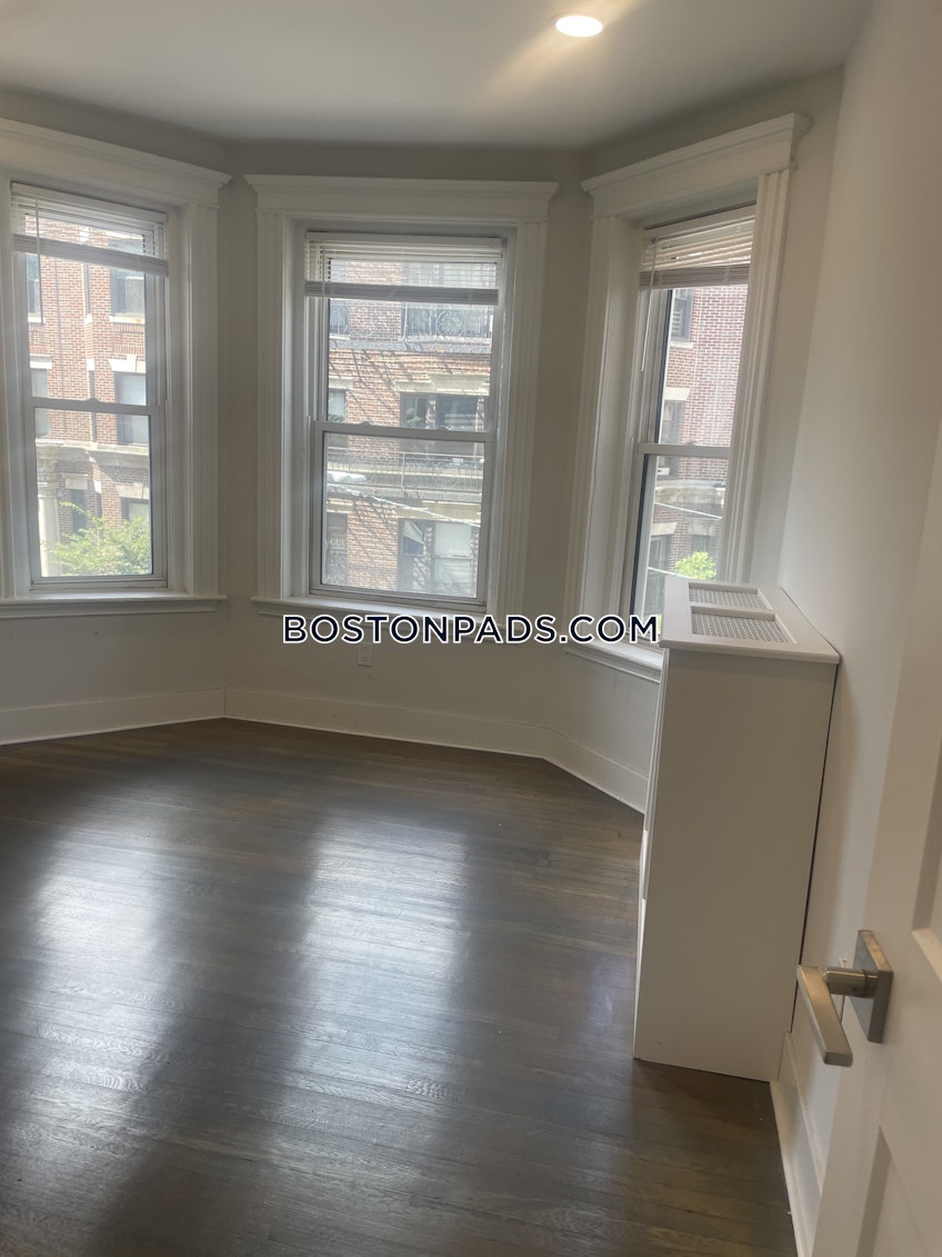 Boston - $3,900 /month