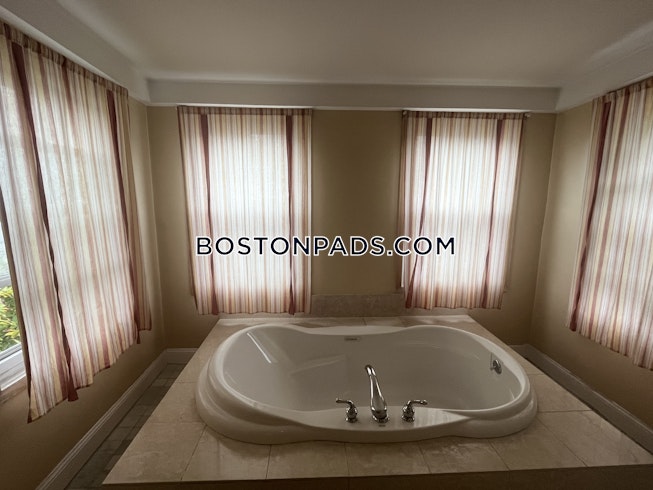 Boston - $5,500 /mo