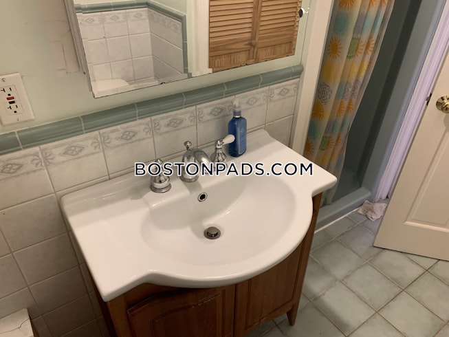 Boston - $4,800 /mo