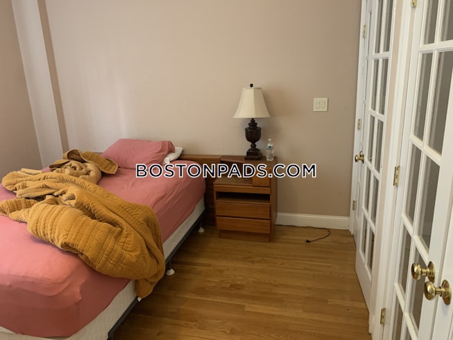 Boston - $4,800 /mo