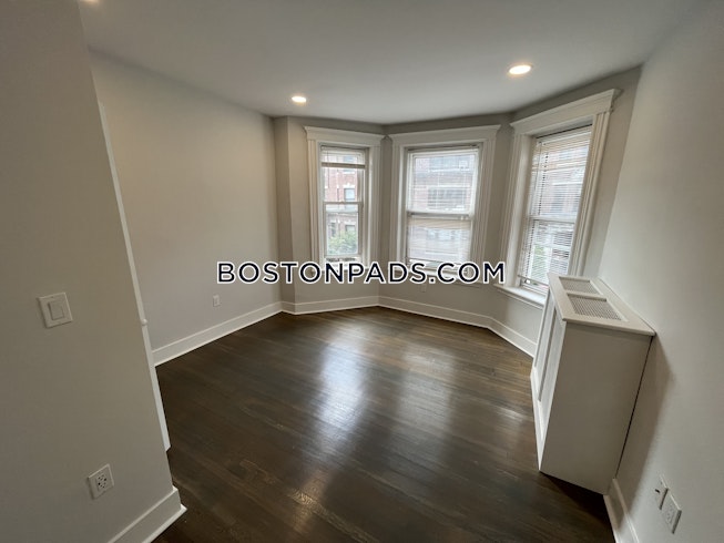 Boston - $4,000 /mo