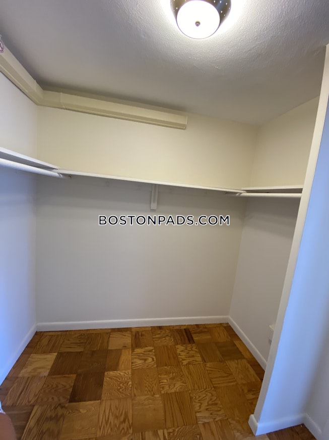 Brookline - $2,400 /mo