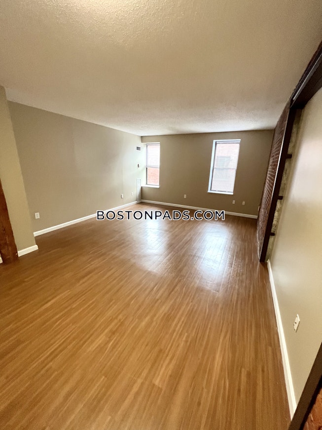 Boston - $2,529 /mo