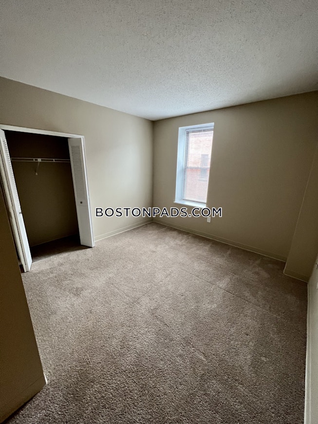 Boston - $2,214 /mo