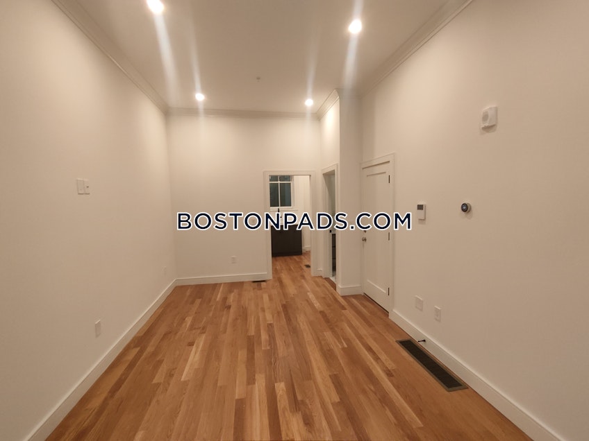 Boston - $4,000 /month