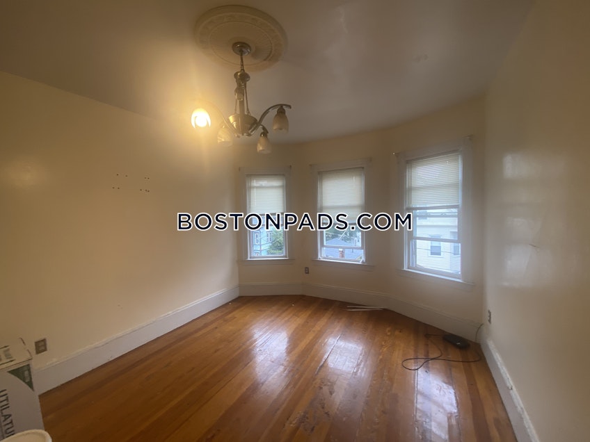 Boston - $3,100 /month