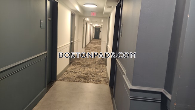 Boston - $2,552 /mo