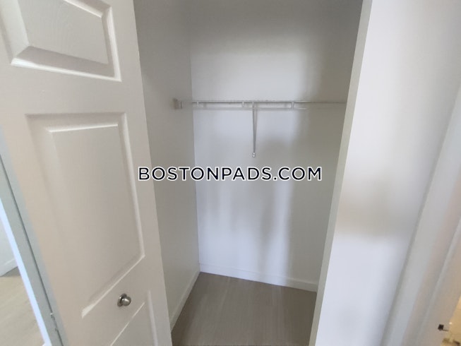 Boston - $2,562 /mo