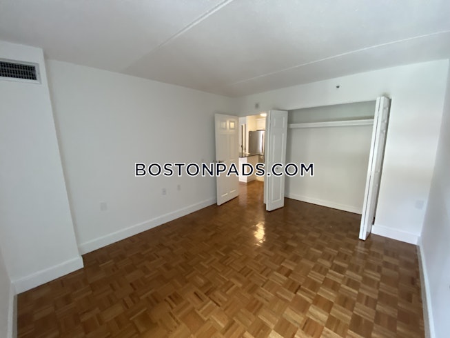 Boston - $4,188 /mo